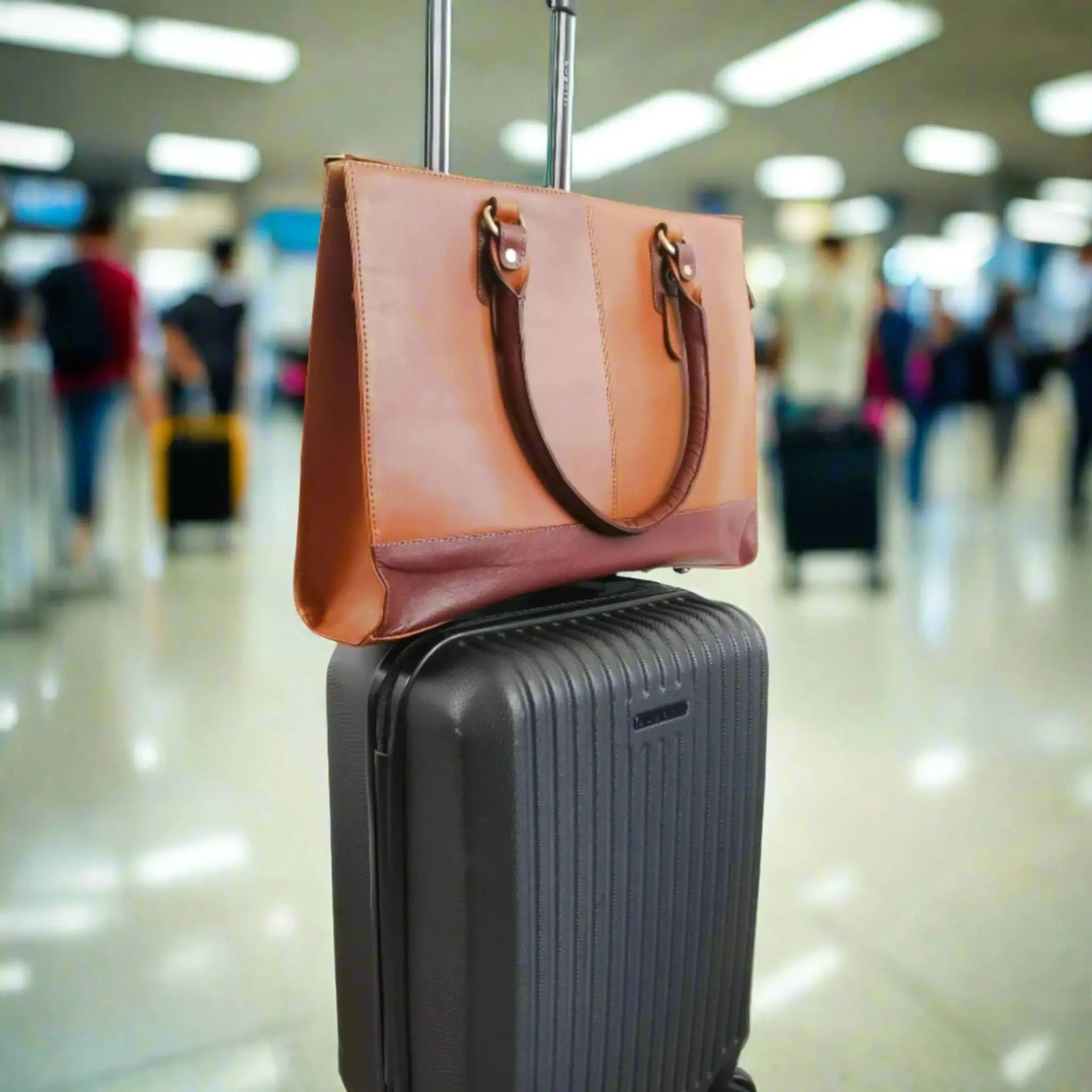 The Signature 17" Bag, Tan-3